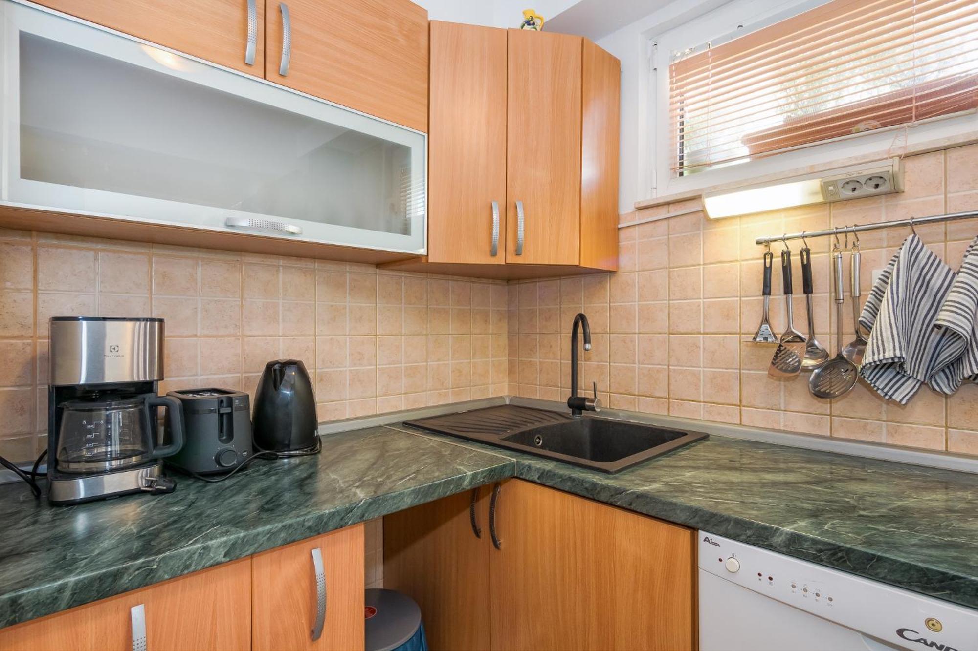 Relaxing 2Bd Apartment, Ground Floor - Walk To Old Town Split Exterior foto